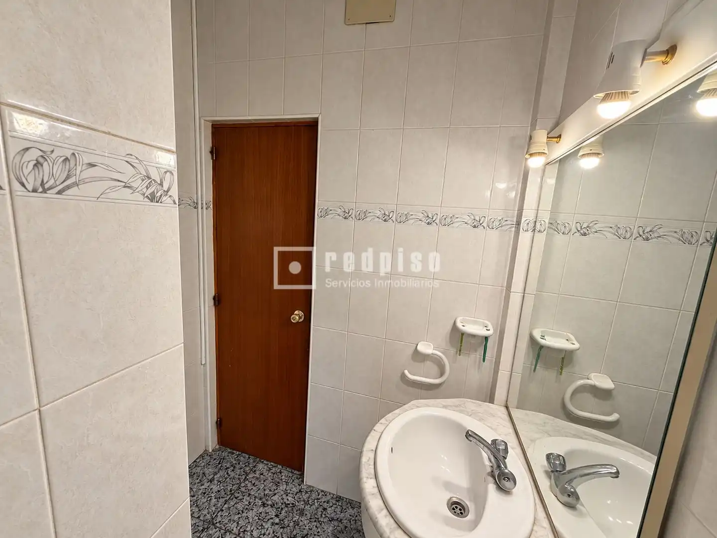 Bathroom of Buildings for sale in Tendilla, Guadalajara