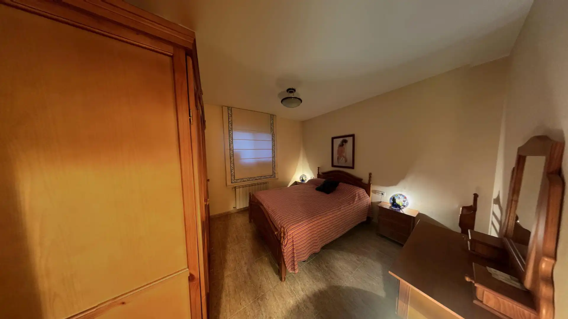 Habitación de Casa adosada en venta en Caudete de las Fuentes con Calefacción, Terraza y Amueblado