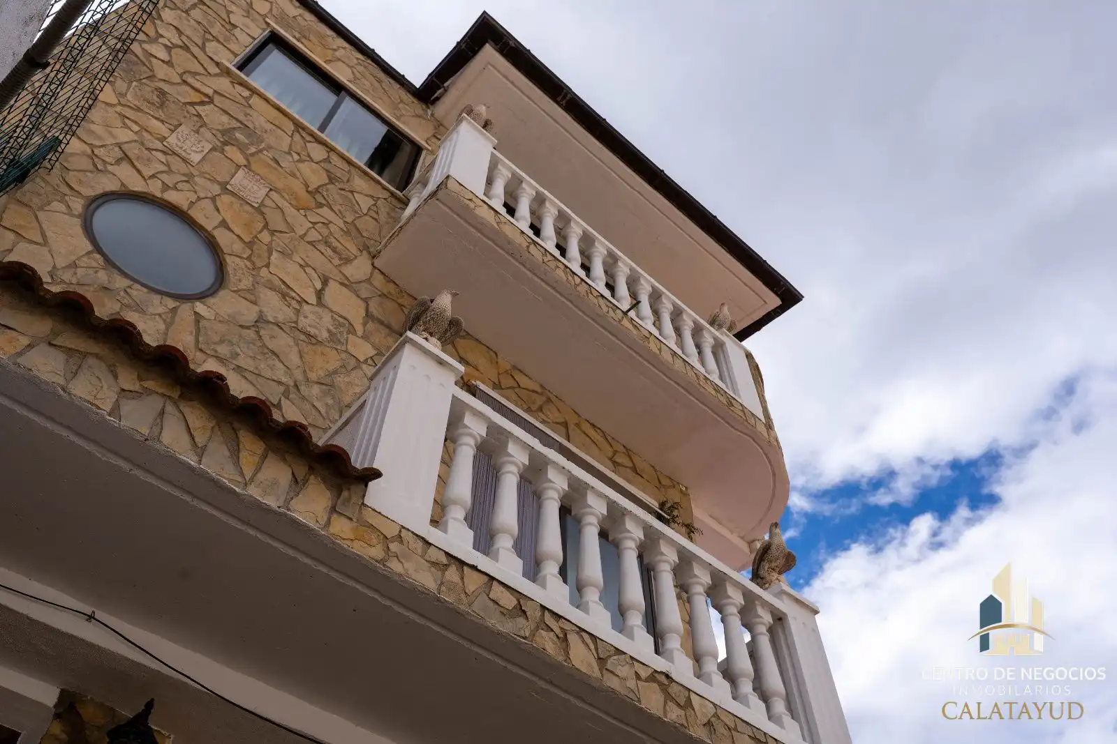 Vista exterior de Casa o xalet en venda en Maluenda amb Aire condicionat, Calefacció i Jardí privat