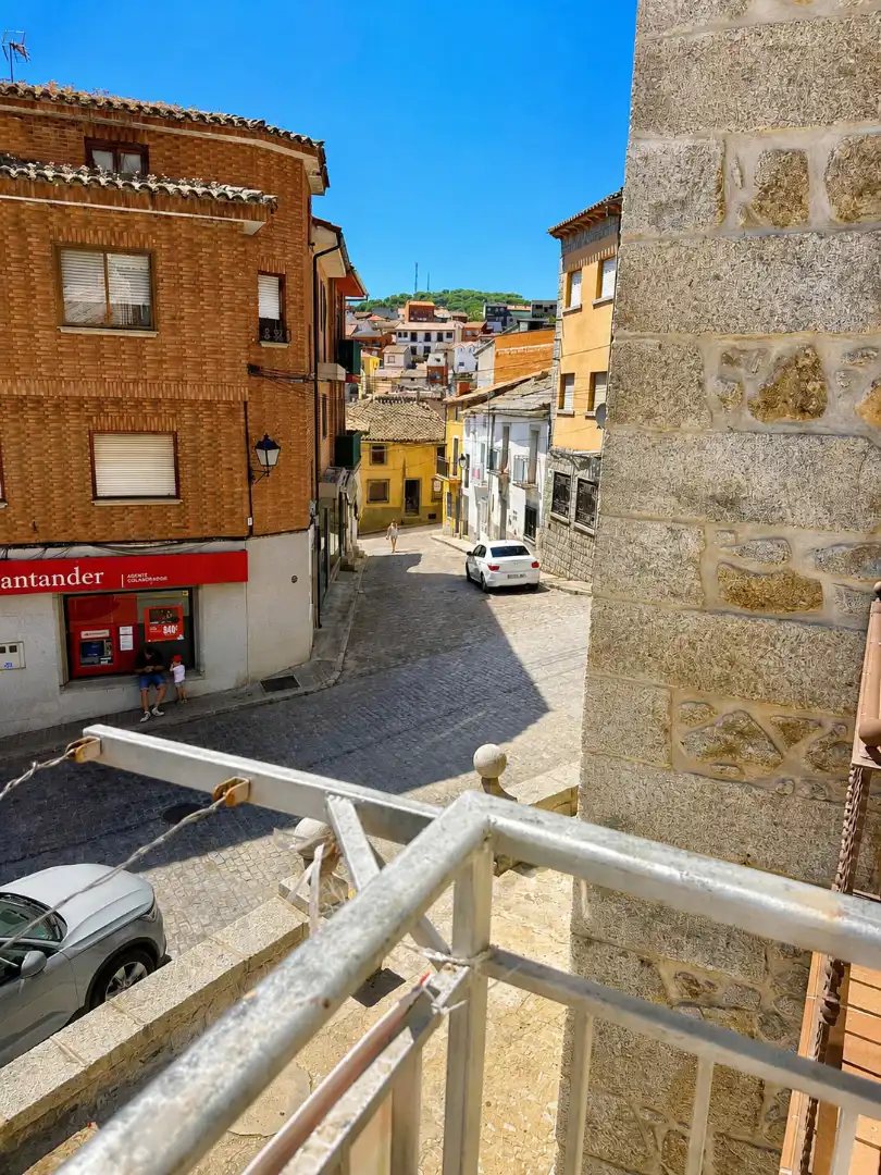 Vista exterior de Casa adosada en venda en El Hoyo de Pinares 