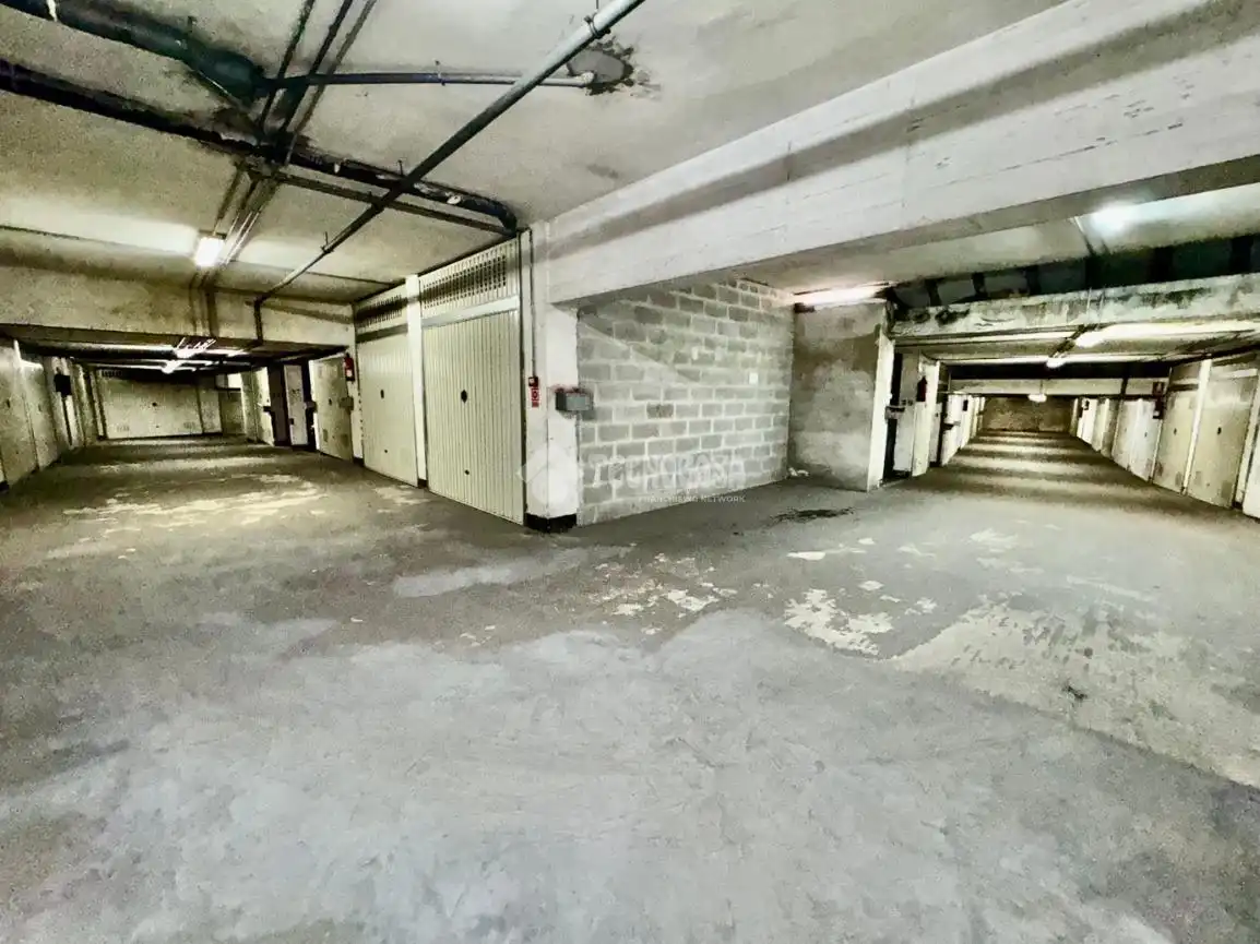 Garaje en venta en El Astillero  