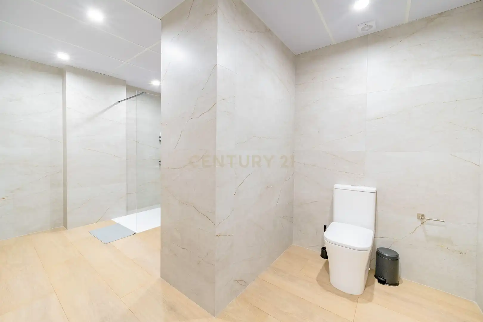 Bathroom of Apartments for sale in Valencia  with Air Conditioner, Oven and Washing machine
