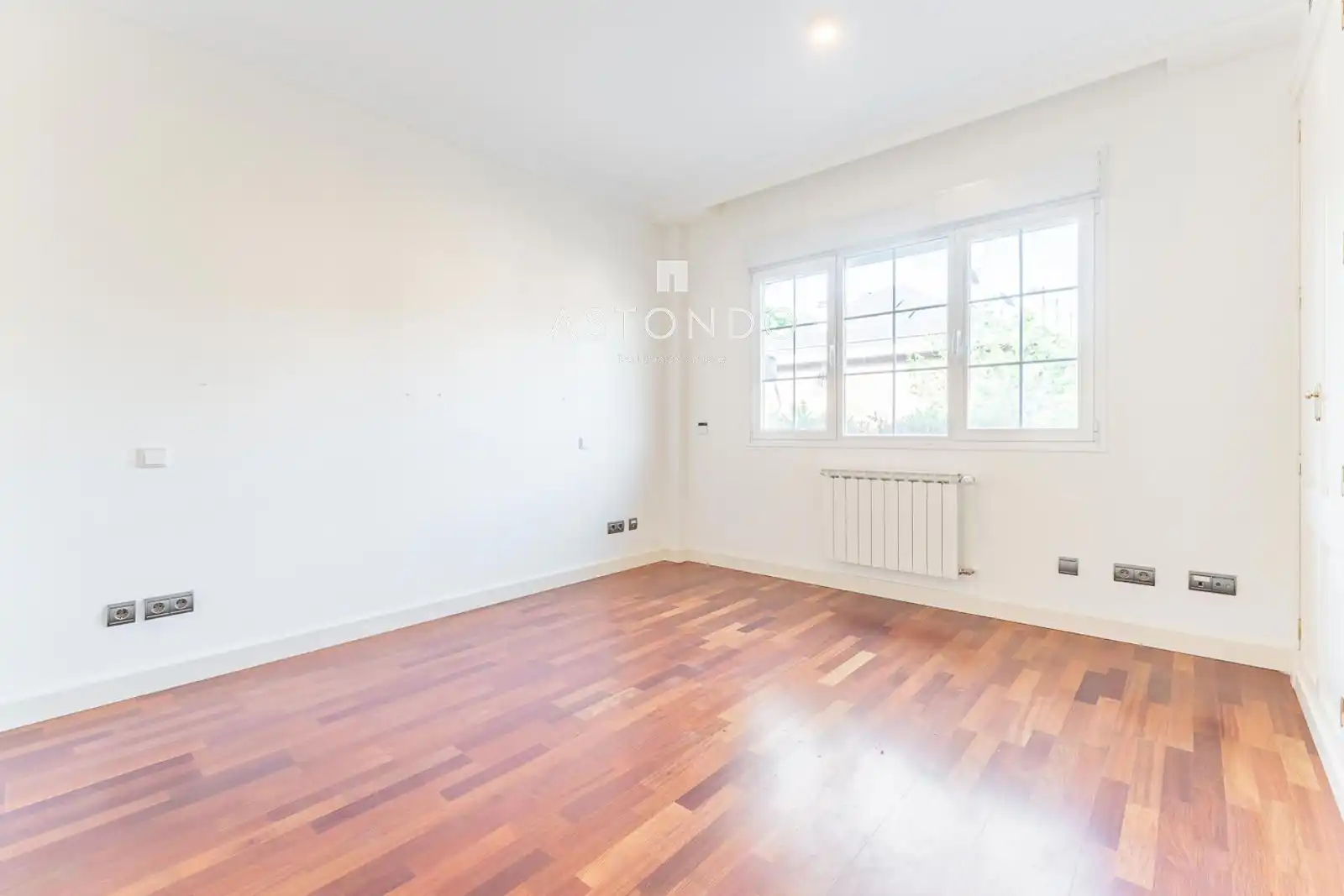 Casa adosada en venta en Madrid con Aire acondicionado, Calefacción y Terraza
