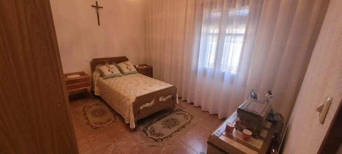 Dormitori de Casa o xalet en venda en Segovia amb Calefacció, Terrassa i Moblat