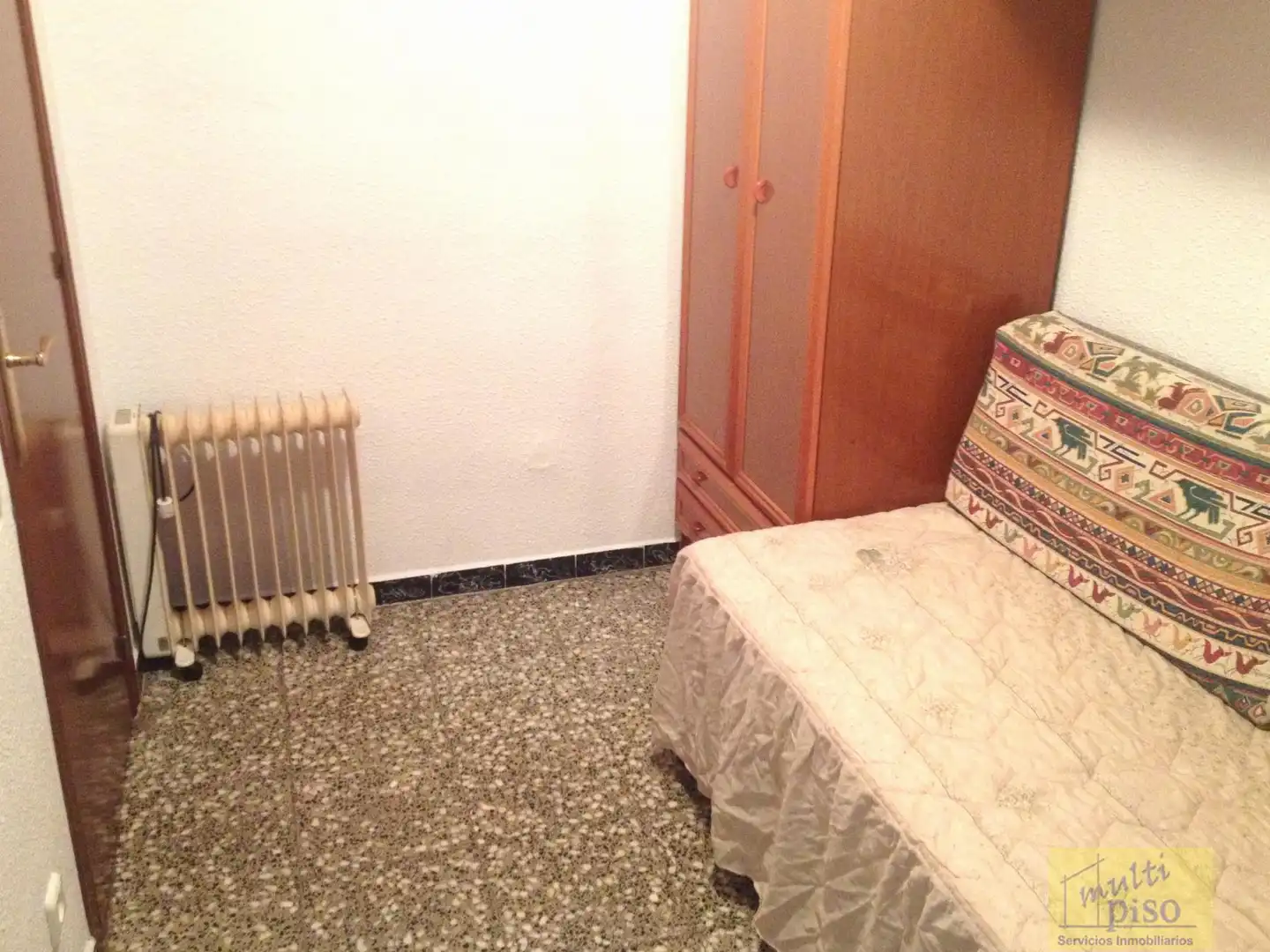 Dormitori de Pis en venda en L'Hospitalet de Llobregat amb Terrassa i Balcó