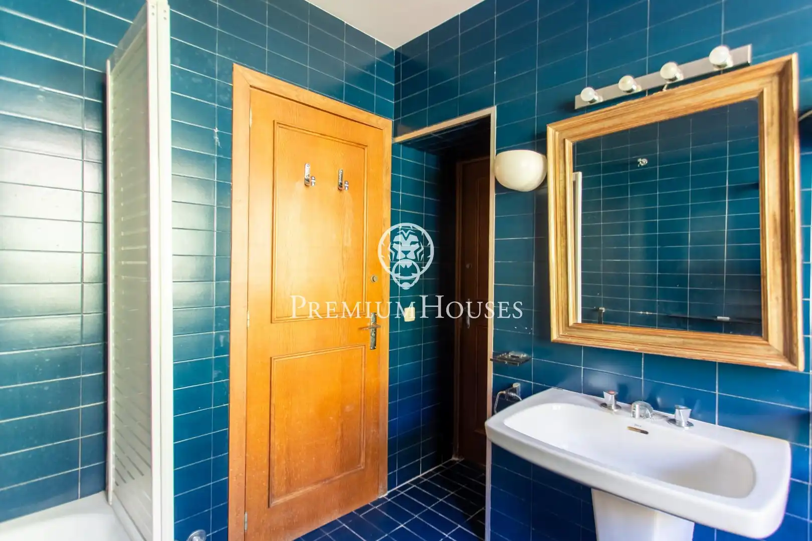 Badezimmer von Haus oder Chalet zum Verkauf in Argentona mit Parkett