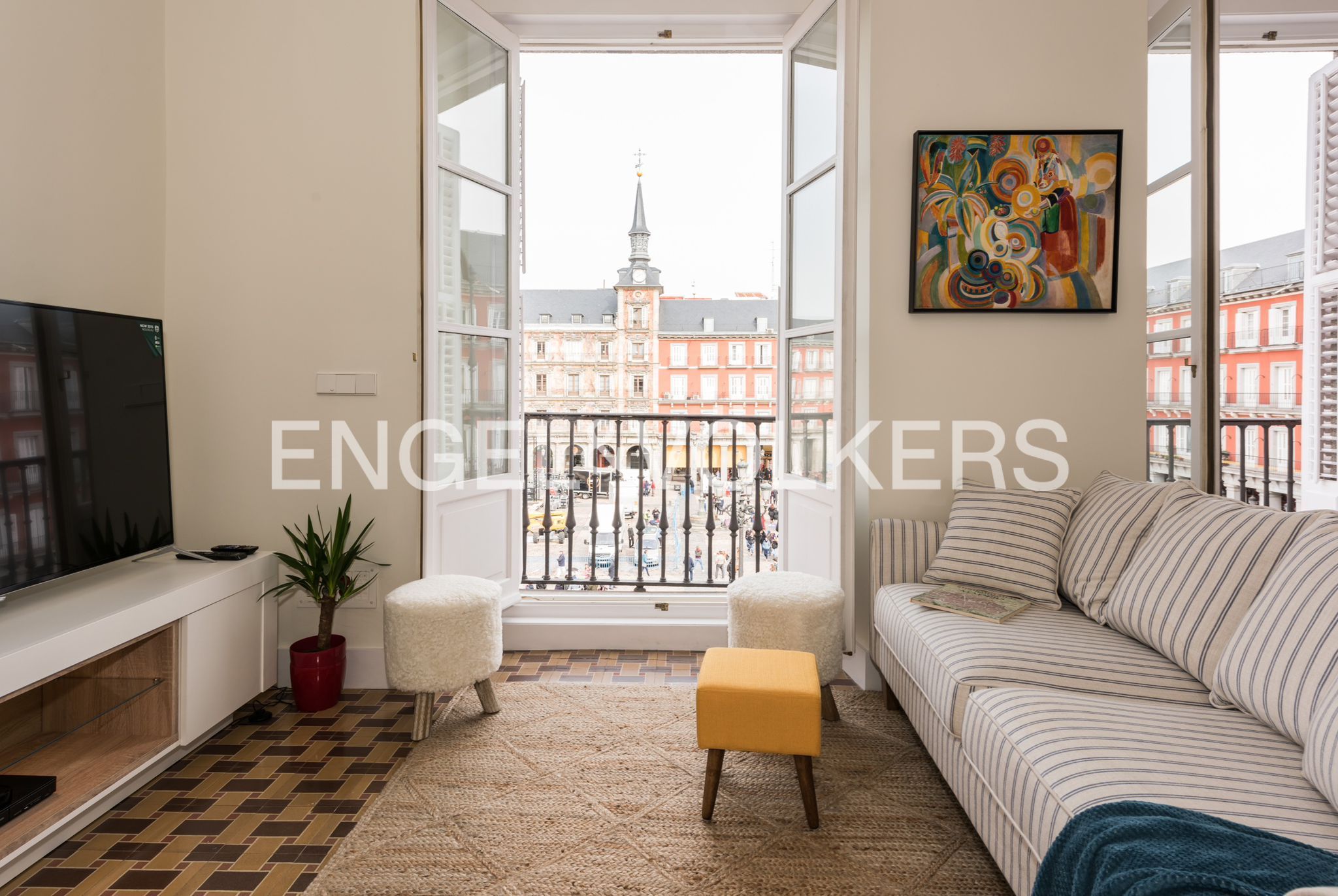 Dormitori de Apartament de lloguer en  Madrid Capital amb Aire condicionat, Calefacció i Moblat