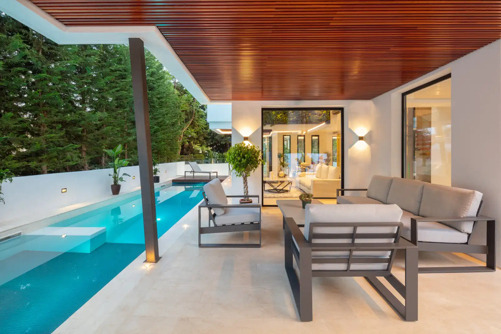 Terrassa de Casa o xalet en venda en Marbella amb Aire condicionat, Jardí privat i Terrassa