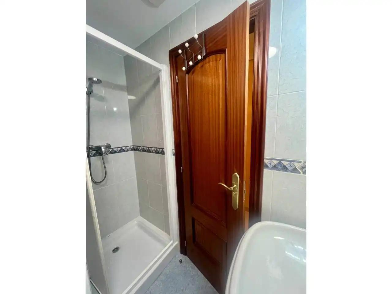 Bathroom of Flat for rent in Miño, A Coruña