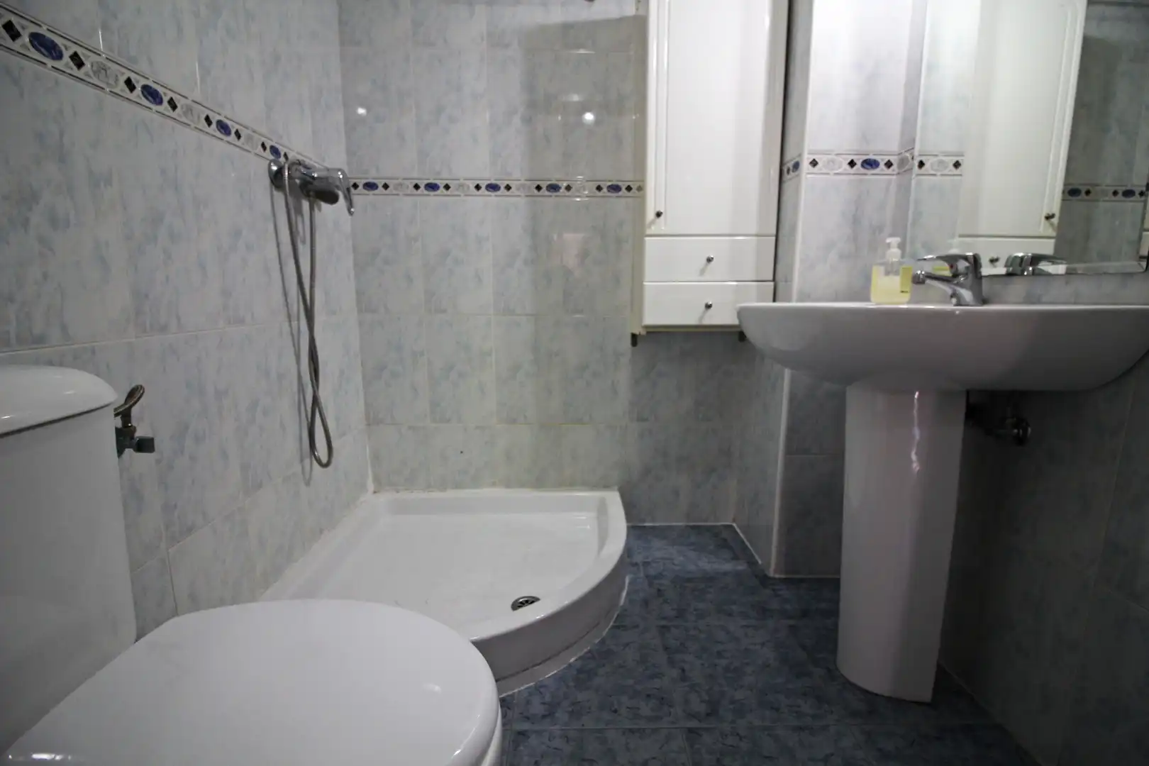 Badezimmer von Wohnung zum Verkauf in Huelva mit Möbliert und Balkon