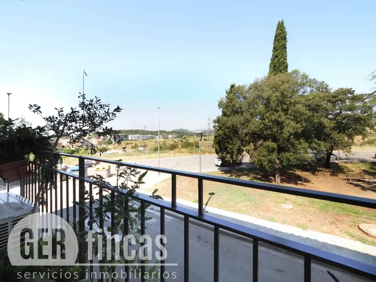 Vista exterior de Piso en venta en Terrassa con Aire acondicionado, Calefacción y Balcón