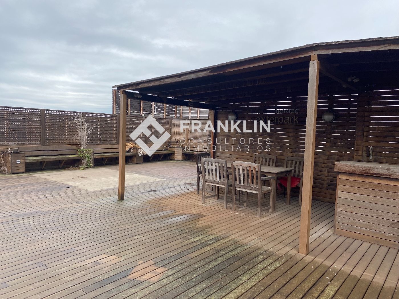 Terraza de Nave industrial en venta en Cornellà de Llobregat con Alarma