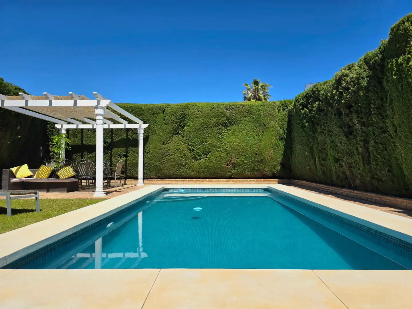 Swimming pool of Houses for sale in Benalmádena  with Air Conditioner, Heating and Private garden