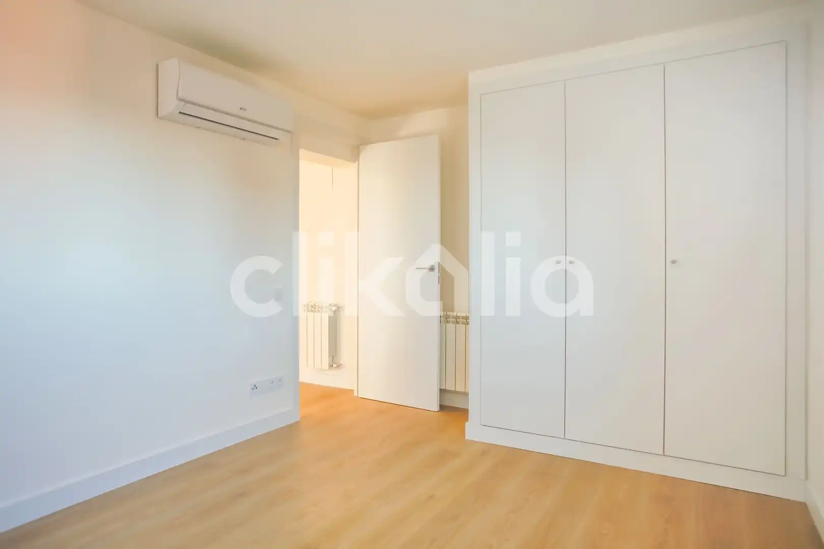 Bedroom of Flat for sale in Madrid  with Air Conditioner and Heating