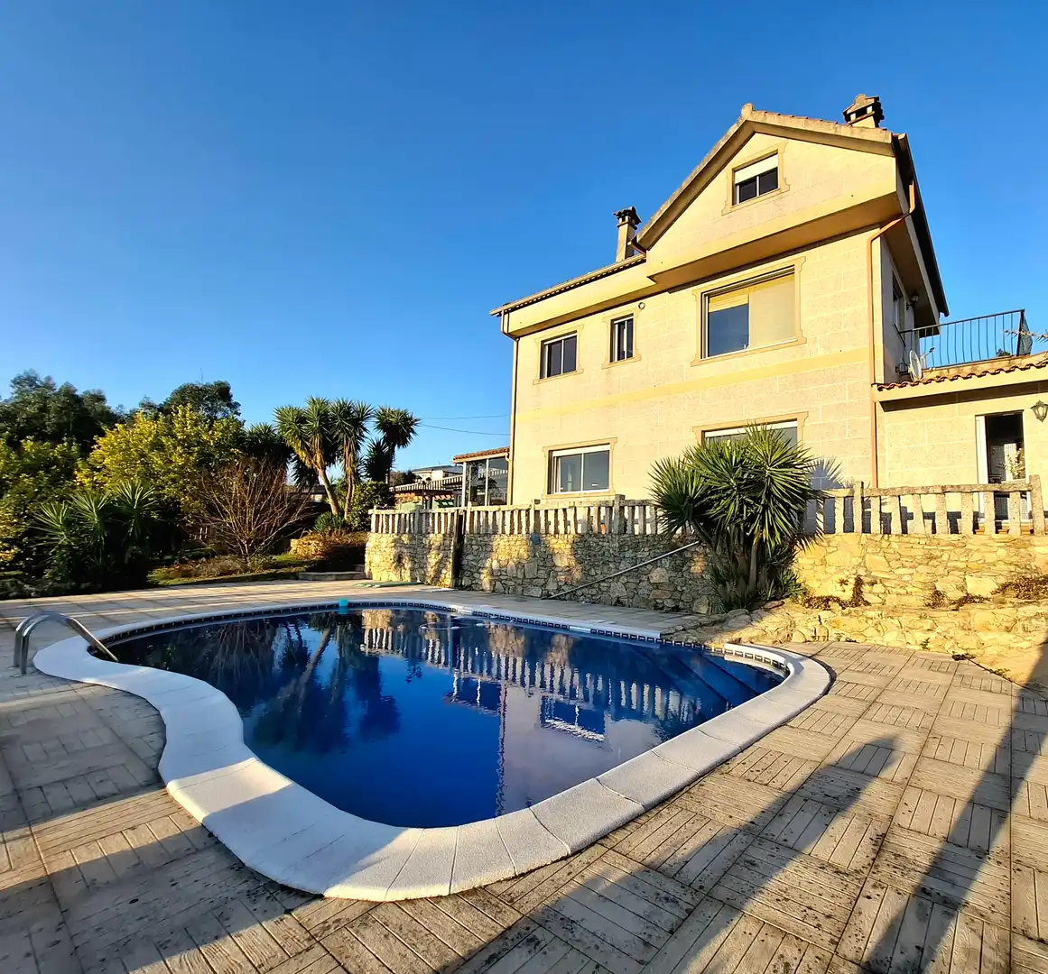 Piscina de Casa o xalet en venda en As Neves   amb Calefacció, Jardí privat i Terrassa