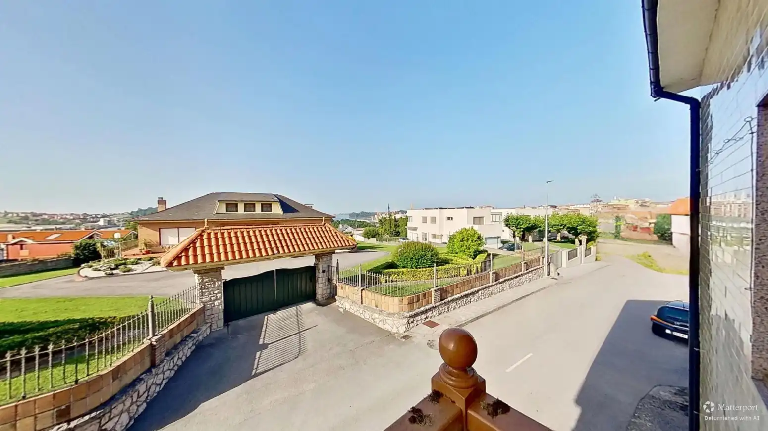Vista exterior de Casa o chalet en venta en El Astillero   con Calefacción, Terraza y Balcón
