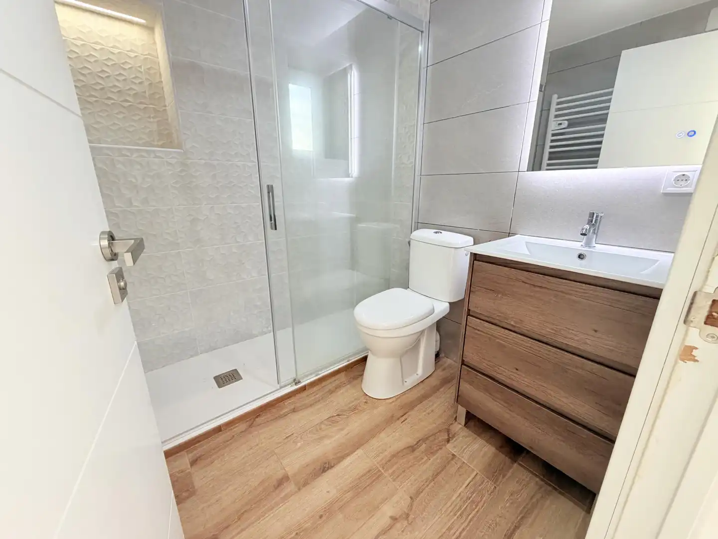 Bathroom of Apartments for rent in Sant Adrià de Besòs  with Air Conditioner and Balcony