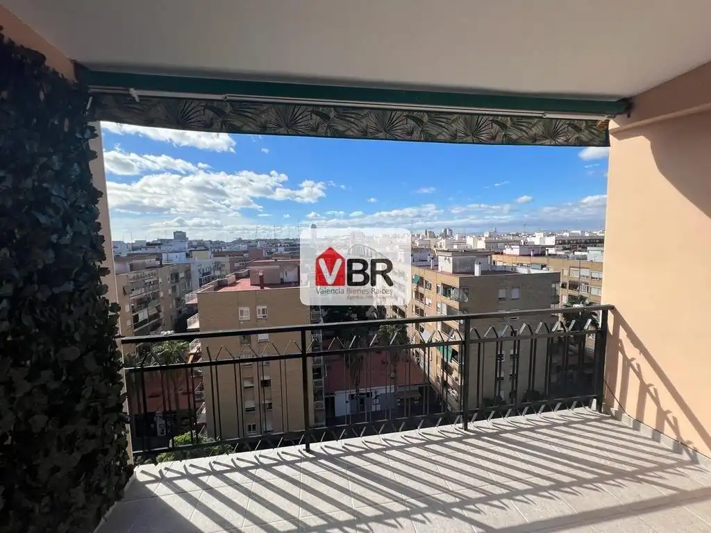 Außenansicht von Wohnung zur Miete in Valencia mit Klimaanlage, Heizung und Terrasse