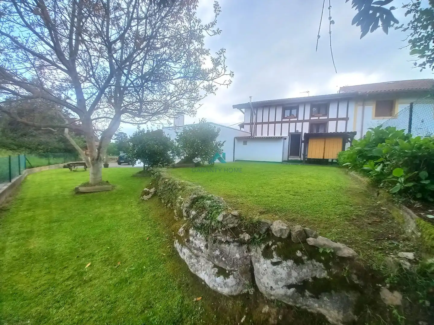 Casa adosada en venta en Voto con Calefacción, Jardín privado y Terraza