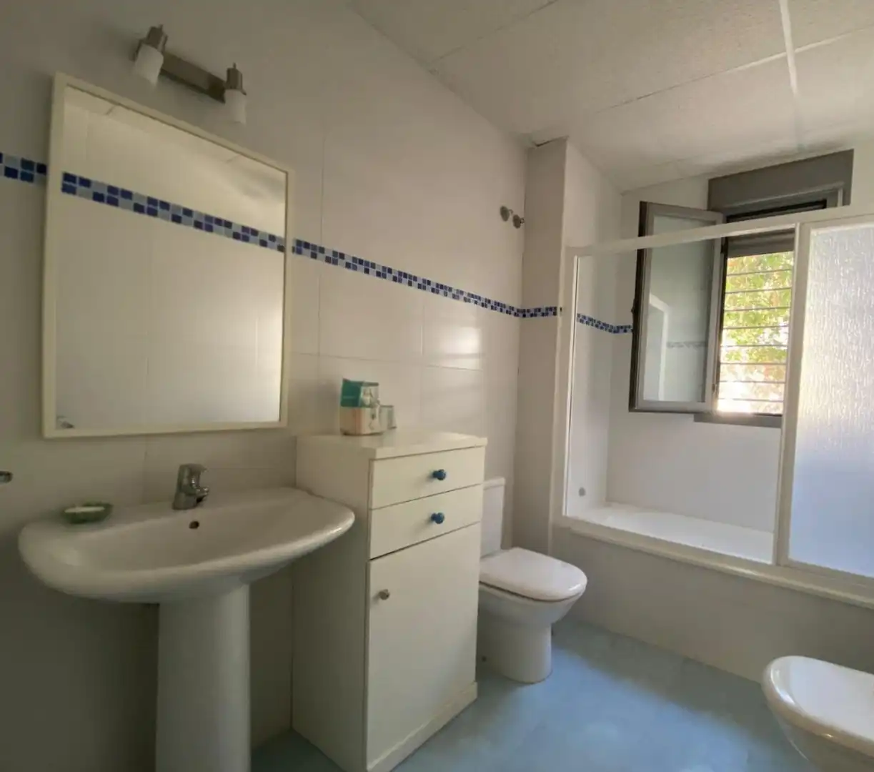 Bathroom of Houses for sale in Córdoba  with Air Conditioner, Heating and Private garden