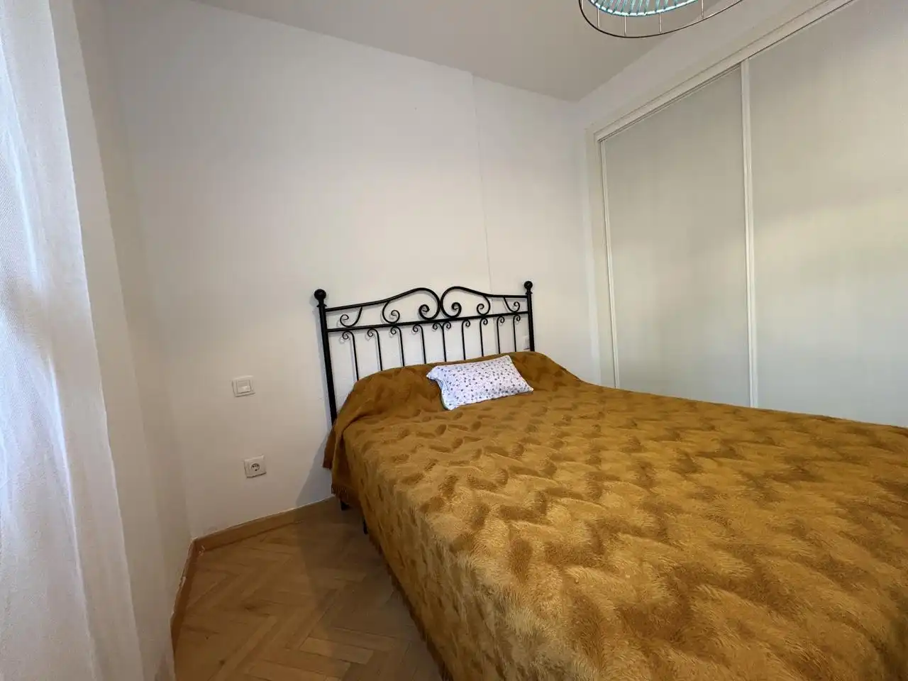Wohnung zur Miete in Calle Ramón María del Valle Inclán, Espartales
