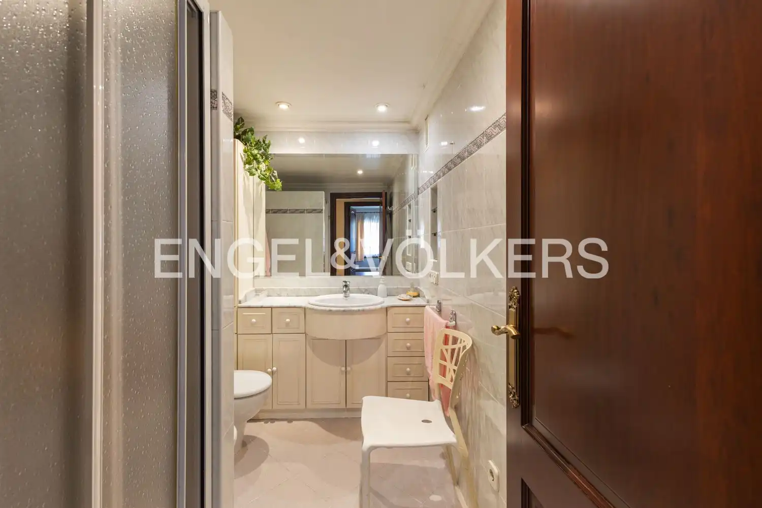 Bathroom of Flat for sale in Valencia  with Air Conditioner, Heating and Balcony