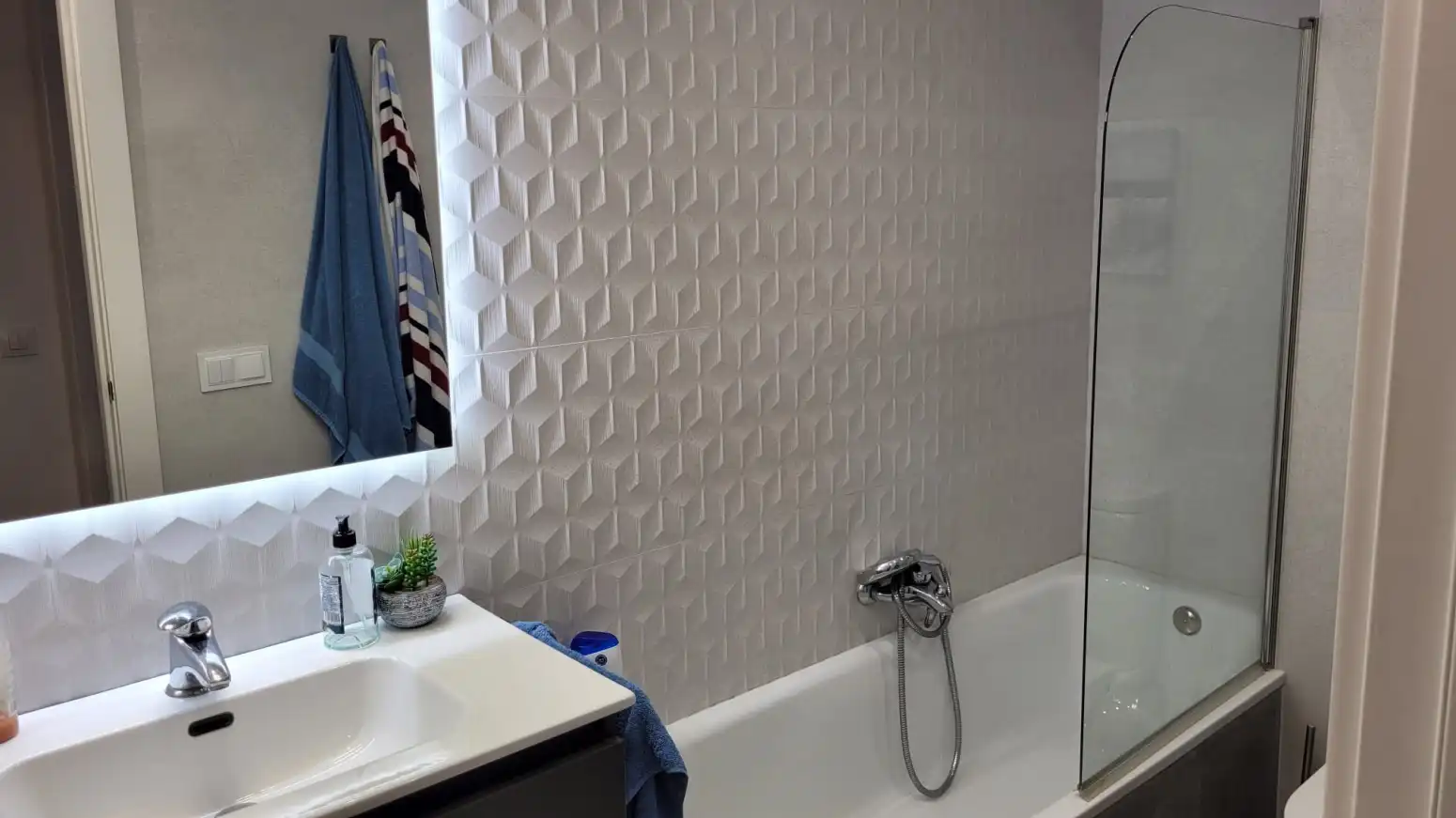 Bathroom of Flat for sale in Este