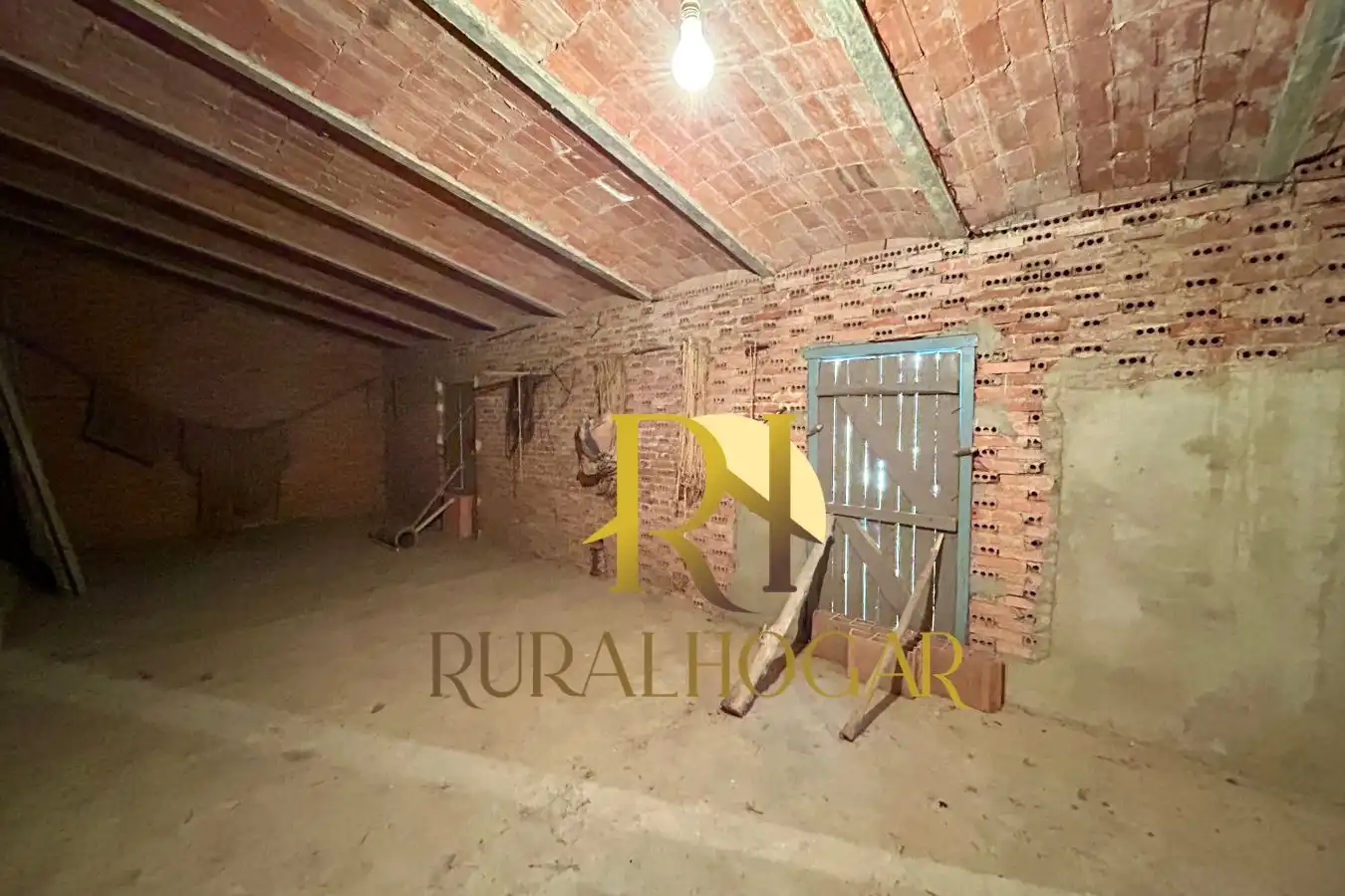 Houses for sale in Villazala  with Storage room