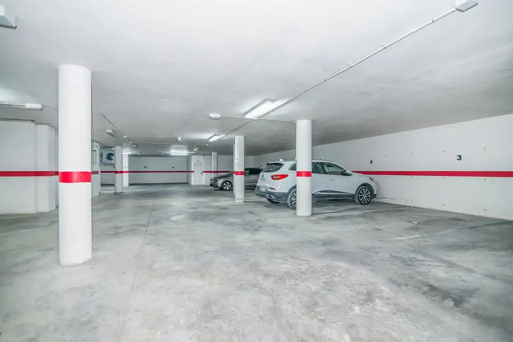 Parkplatz von Garage zum Verkauf in Murcia
