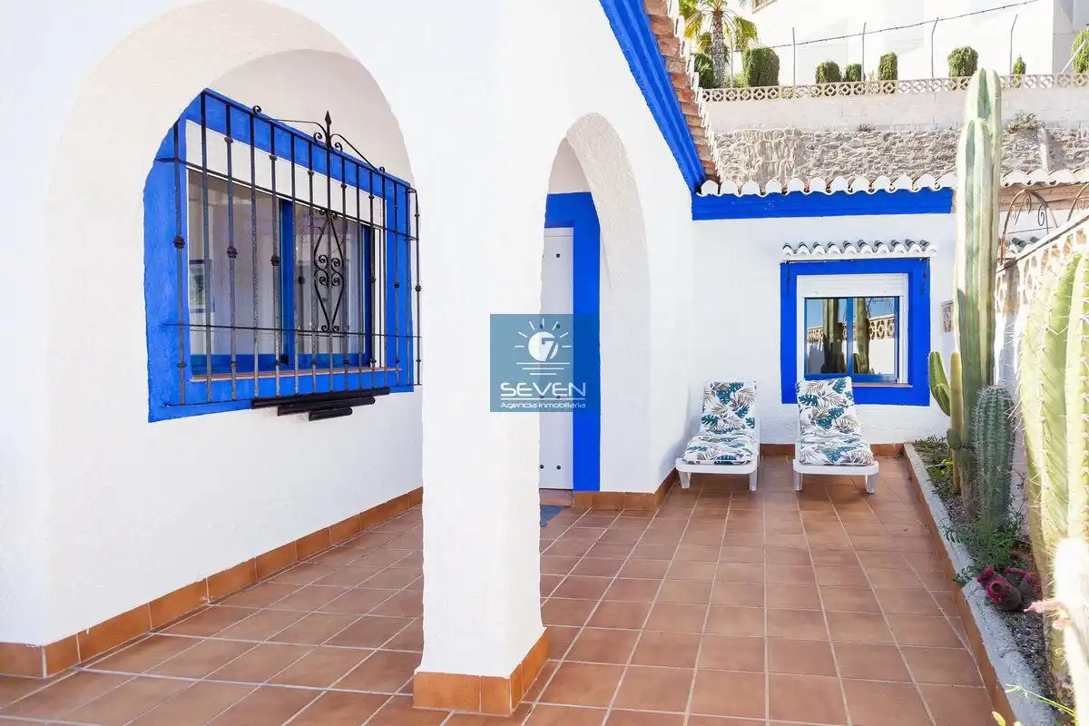 Vista exterior de Casa o xalet de lloguer en Almuñécar amb Aire condicionat, Calefacció i Terrassa