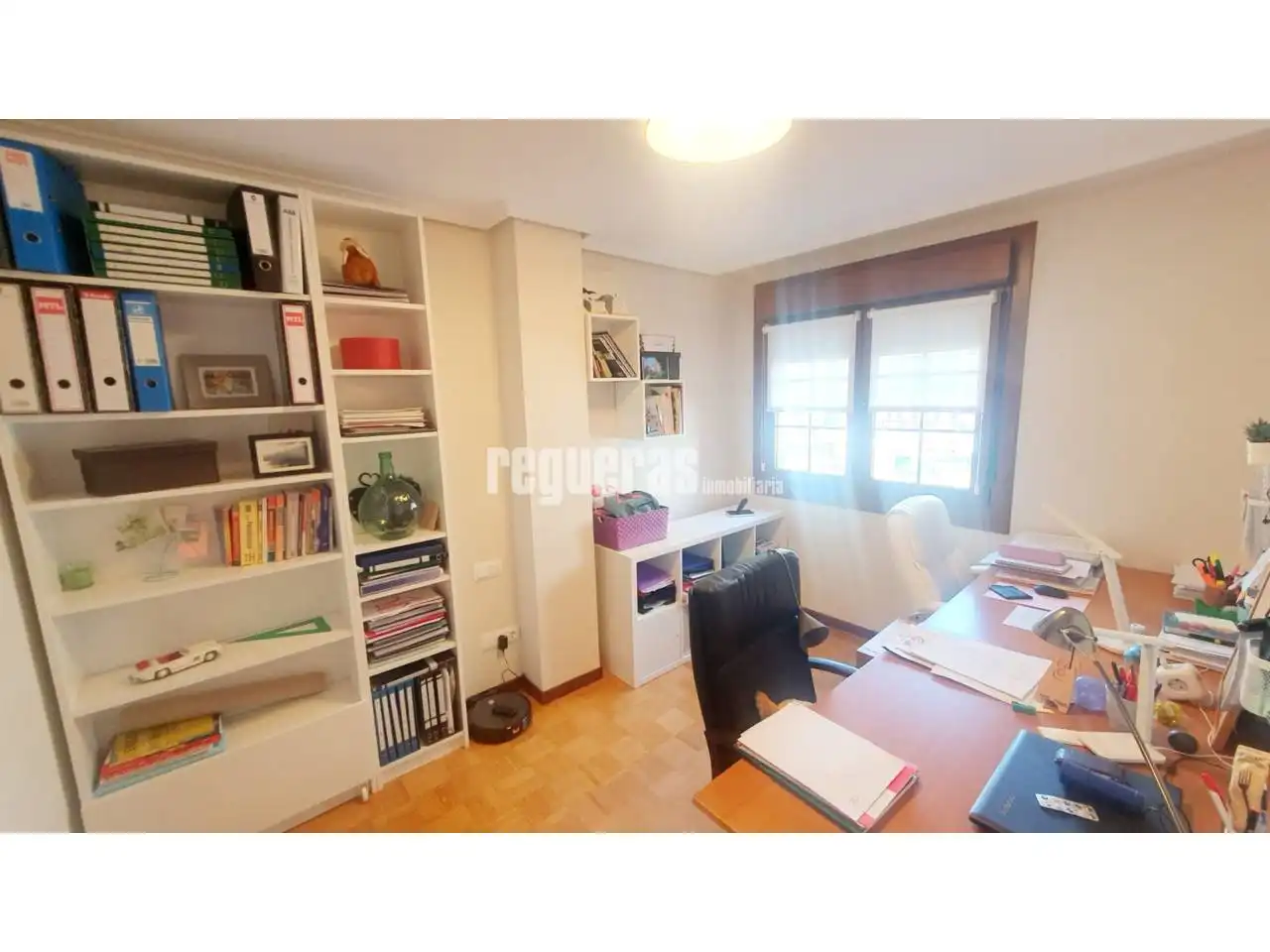 Habitación de Piso en venta en Avilés con Calefacción, Parquet y Terraza