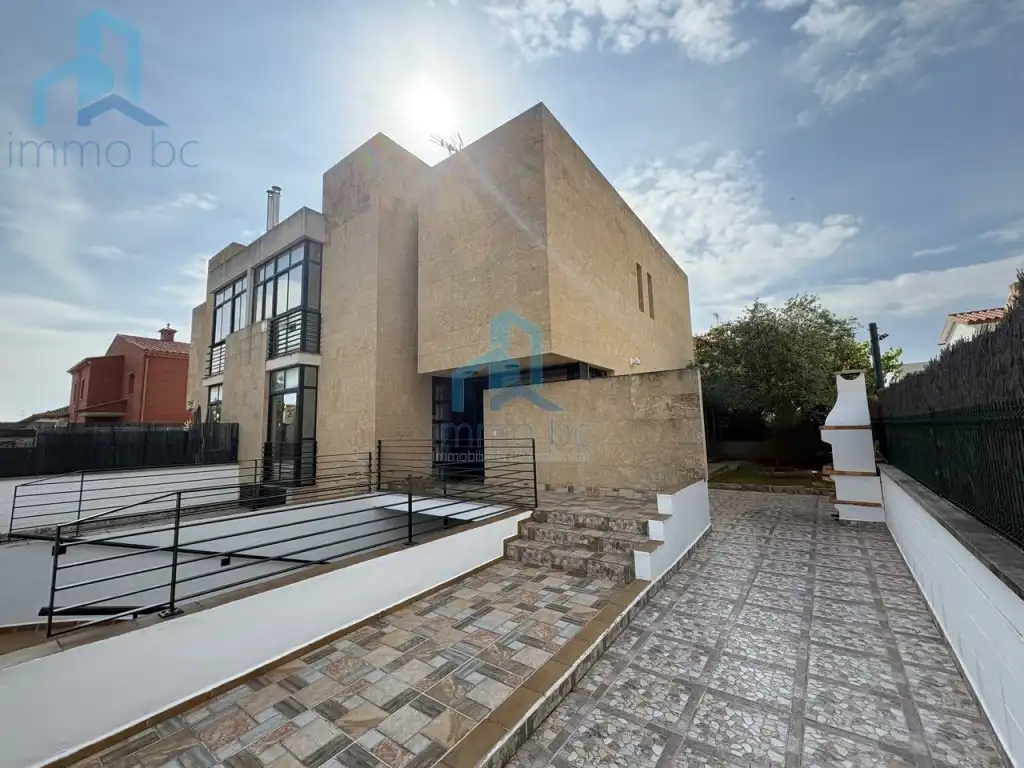 Terraced house for sale in Calle Rescat Del