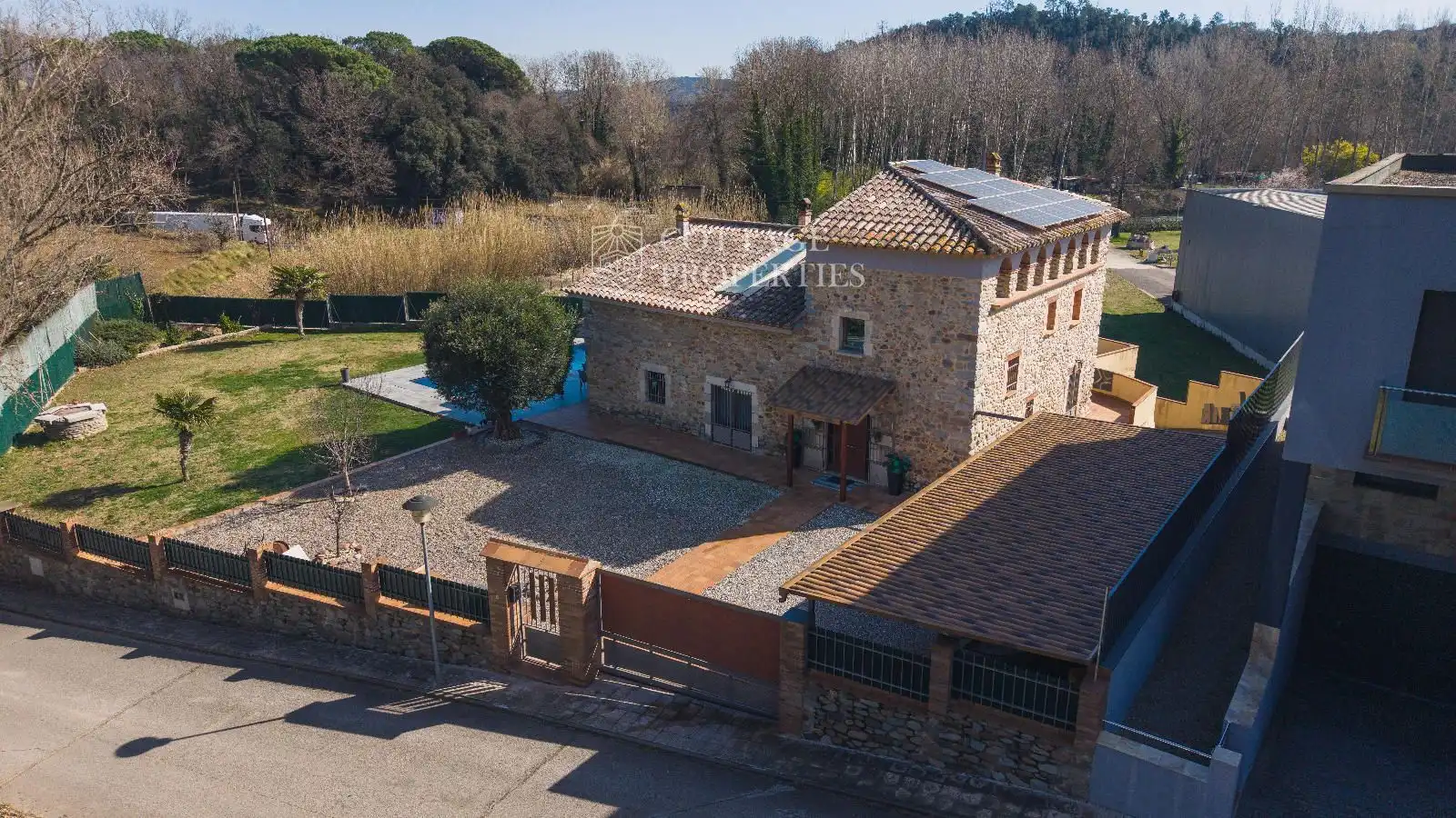 Vista exterior de Finca rústica en venda en Sant Julià del Llor i Bonmatí amb Calefacció, Terrassa i Piscina