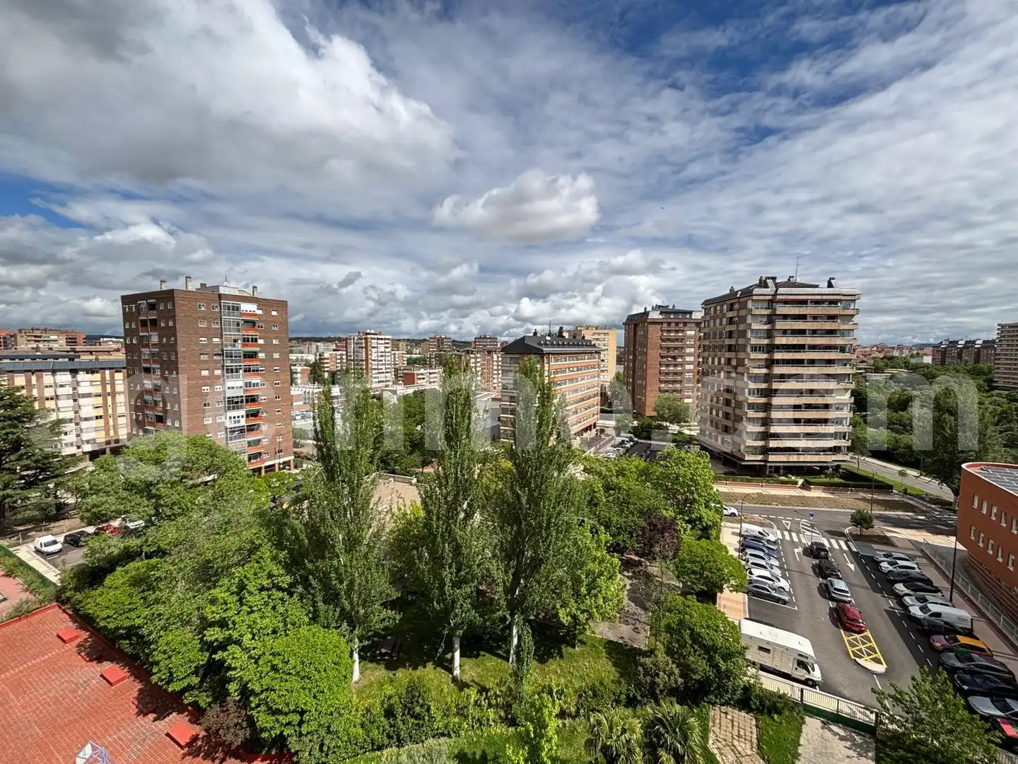 Vista exterior de Piso de alquiler en Valladolid con Calefacción y Terraza