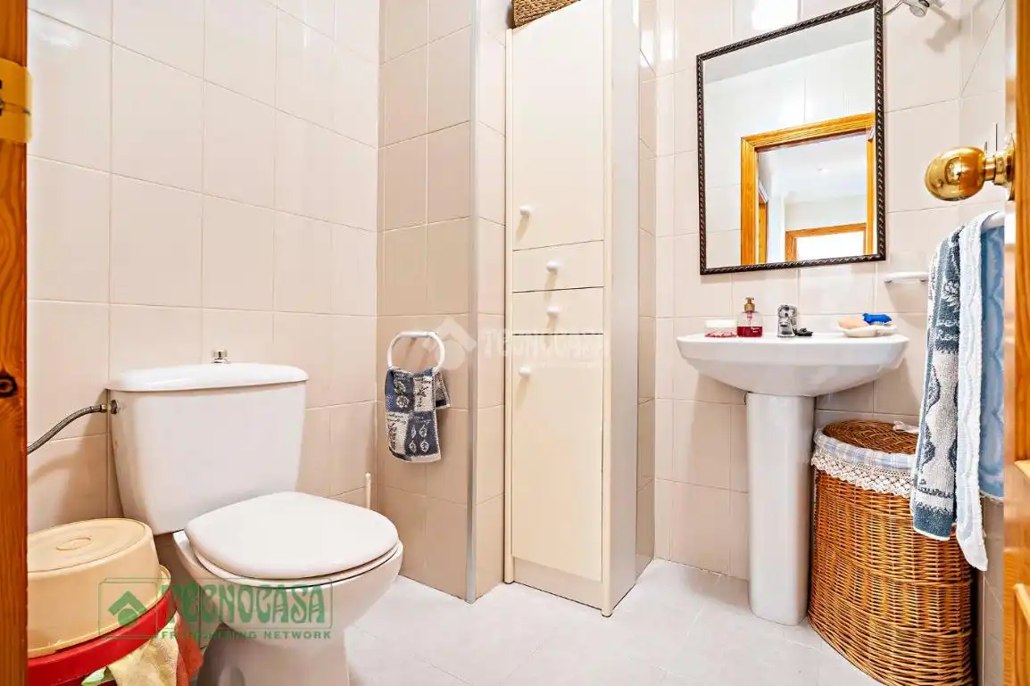Bathroom of Flat for sale in Roquetas de Mar  with Air Conditioner, Heating and Terrace