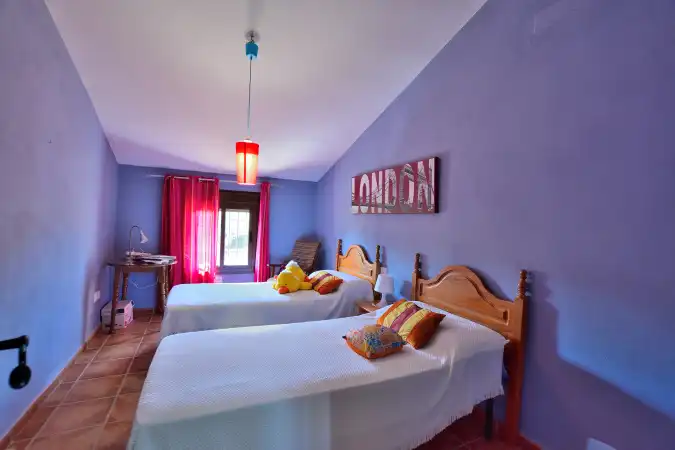 Habitación de Finca rústica en venta en Arriate con Jardín privado, Terraza y Piscina