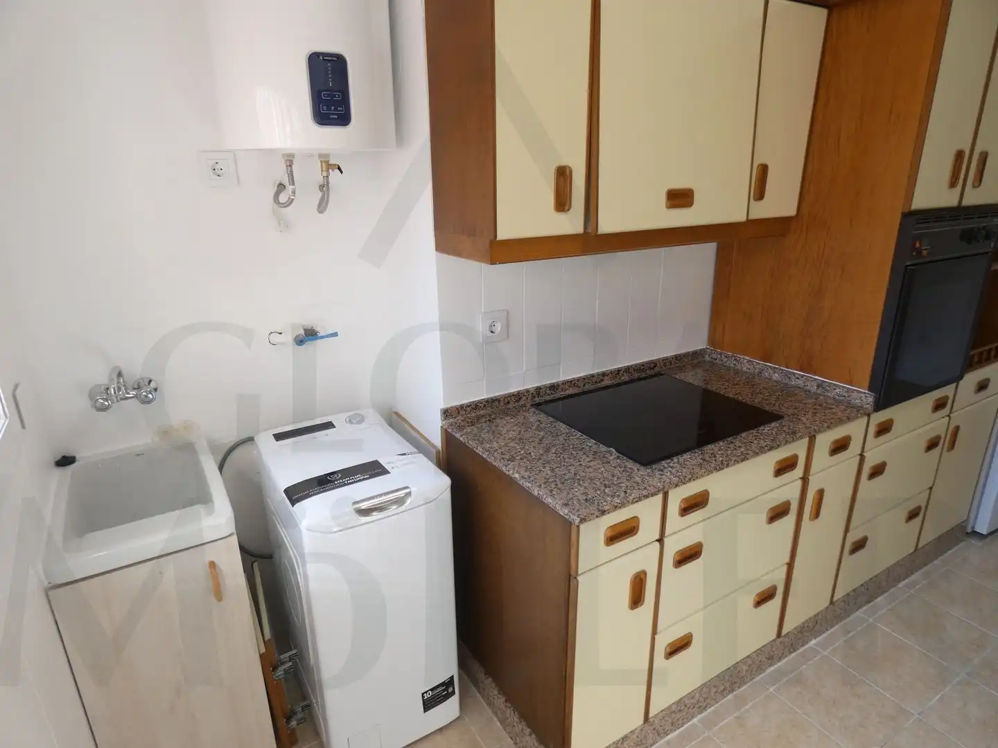 Flat for rent in Calle Ángel Bruna, 20, Ensanche