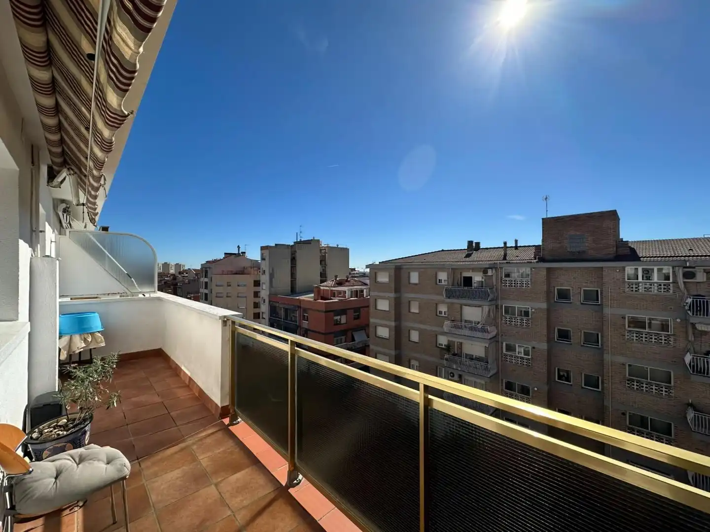 Exterior view of Attic for sale in Nord-est
