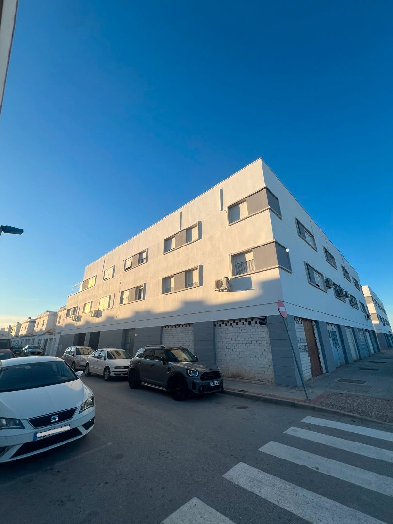 Vista exterior de Piso en venta en Los Palacios y Villafranca con Trastero y Amueblado