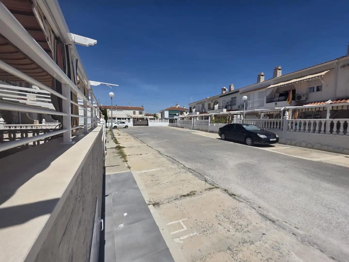 Außenansicht von Maisonette zum Verkauf in Santa Pola mit Klimaanlage, Terrasse und Möbliert
