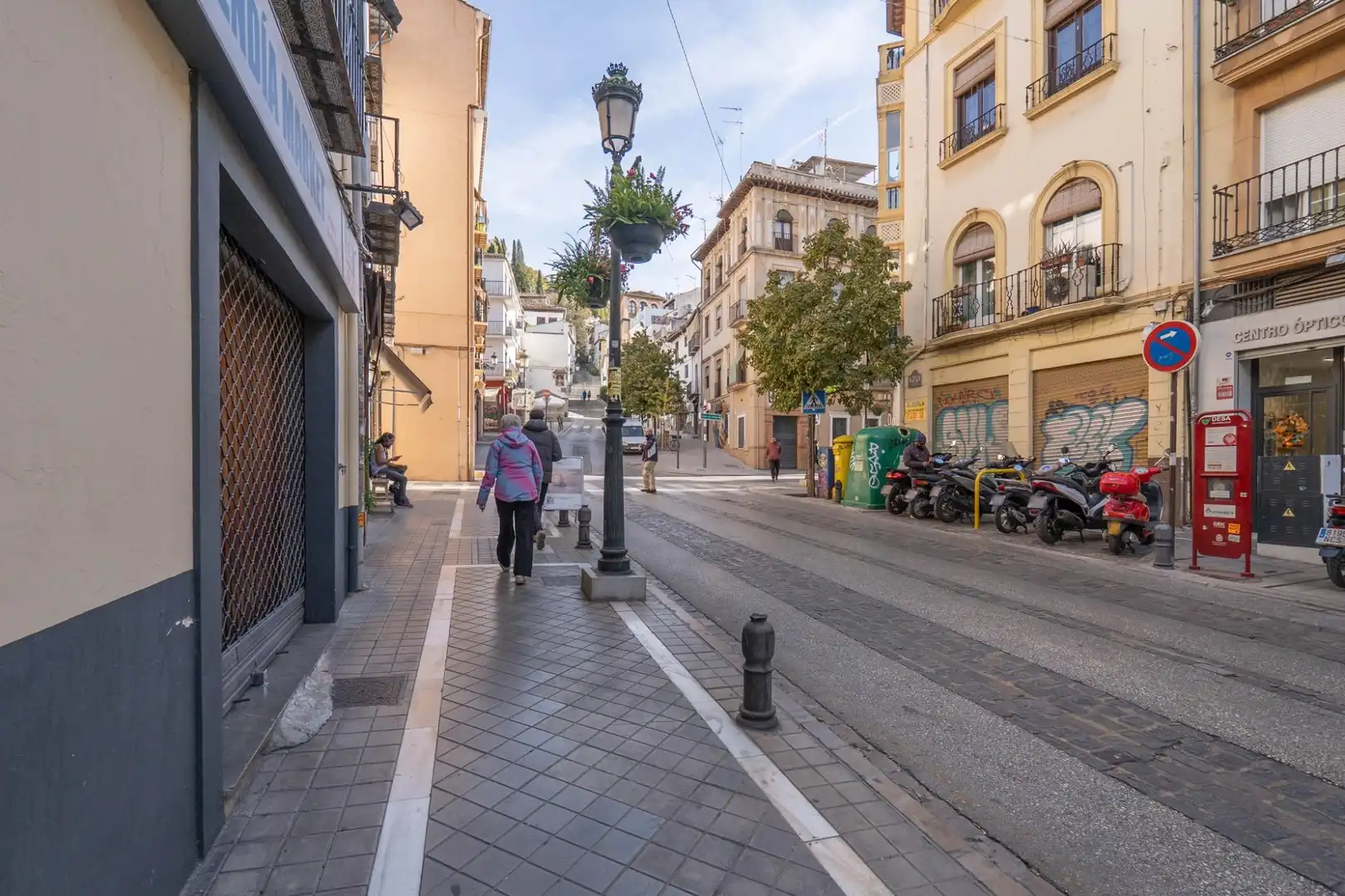 Vista exterior de Piso en venta en Granada con Calefacción