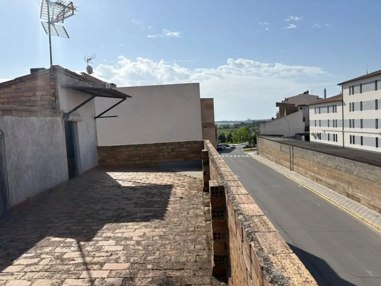 Exterior view of Houses for sale in Binéfar  with Heating, Terrace and Furnished