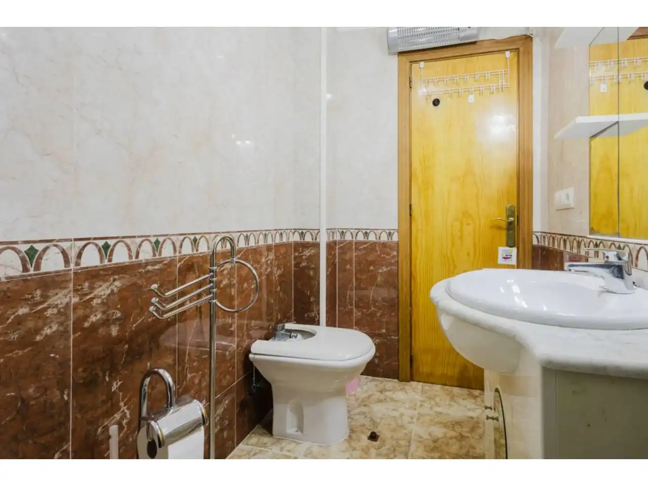 Baño de Apartamento en venta en Torrevieja con Aire acondicionado, Calefacción y Terraza