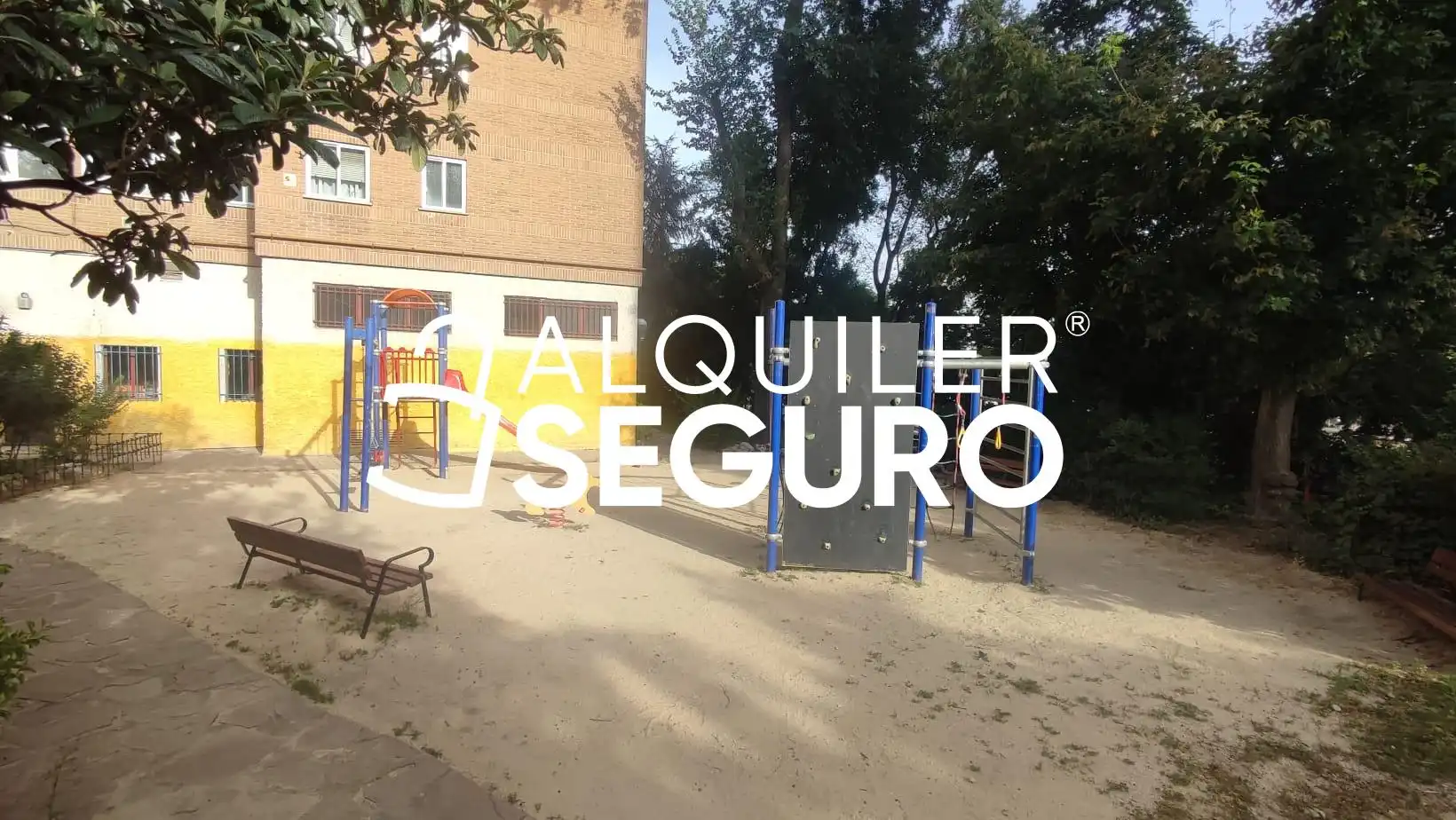 Parking de Piso de alquiler en Madrid con Aire acondicionado, Calefacción y Piscina