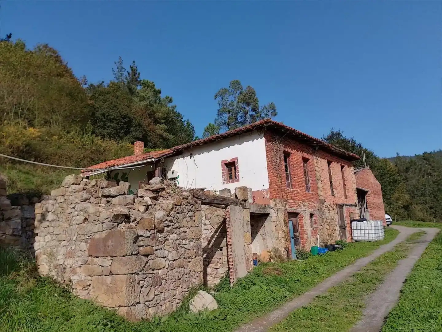 Vista exterior de Casa o xalet en venda en Salas