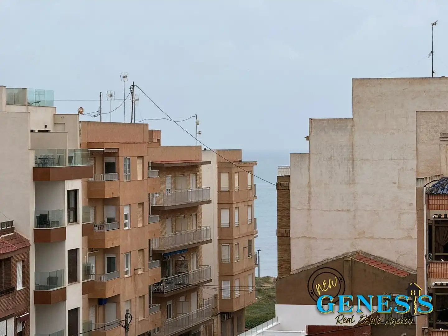 Außenansicht von Wohnungen zum Verkauf in Torrevieja mit Klimaanlage, Abstellraum und Möbliert