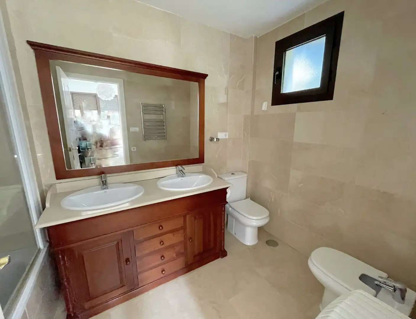 Baño de Apartamento en venta en Benahavís con Aire acondicionado, Calefacción y Terraza
