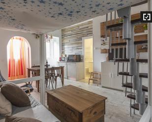 Living room of Flat to rent in  Madrid Capital  with Air Conditioner, Heating and Furnished
