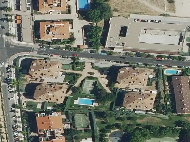 Piso en venta en Calle Secundino Zuazo 9, Sector B