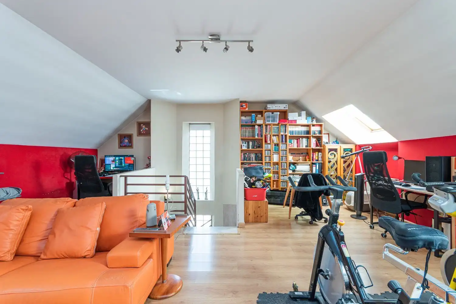 Houses for sale in Fuenlabrada  with Air Conditioner, Heating and Storage room
